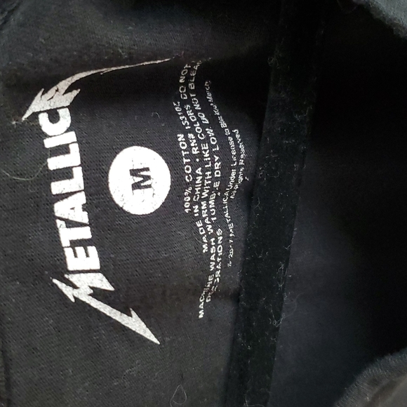 •metallica shirt - Picture 2 of 6